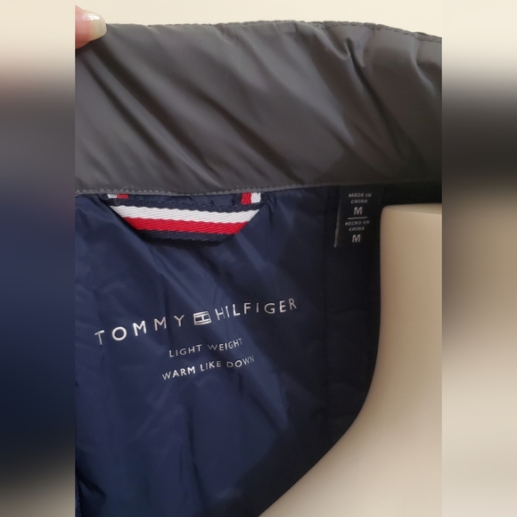 Tommy Hilfiger Puffer Gray Quilted Vest - Picture 3 of 8
